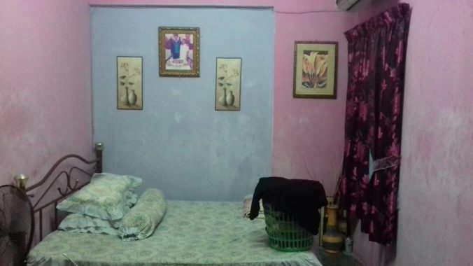shoplot apartment taman sentosa Klang – room 1